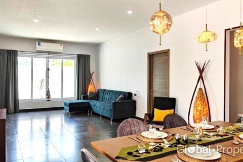 Casa de 3 dormitorios en Pattaya, Tailandia № 113622 - foto 8