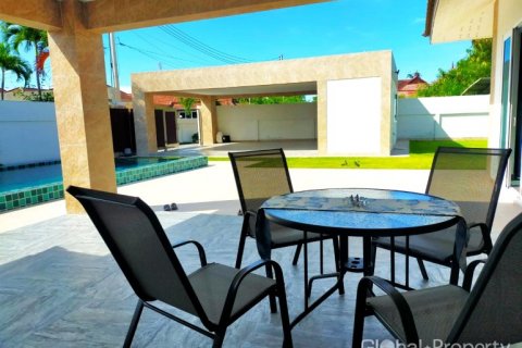 Casa de 3 dormitorios en Pattaya, Tailandia № 113622 - foto 6