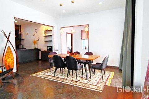 Casa de 3 dormitorios en Pattaya, Tailandia № 113622 - foto 10