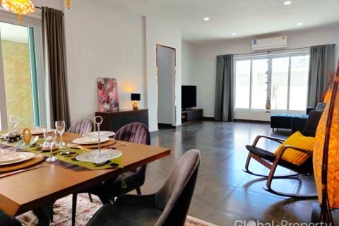 Casa de 3 dormitorios en Pattaya, Tailandia № 113622 - foto 9