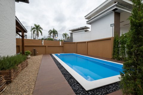 Chalet de 3 dormitorios en Chiang Mai, Tailandia № 155366 - foto 2