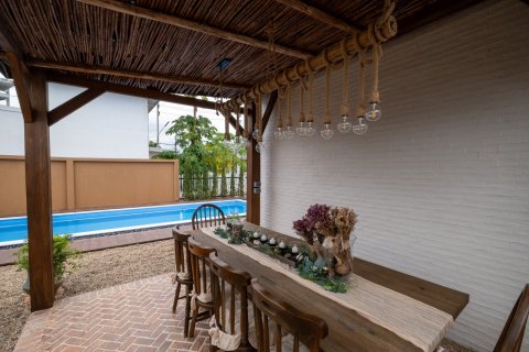 Chalet de 3 dormitorios en Chiang Mai, Tailandia № 155366 - foto 3