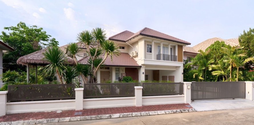 Casa de 4 dormitorios en Chiang Mai, Tailandia № 155367