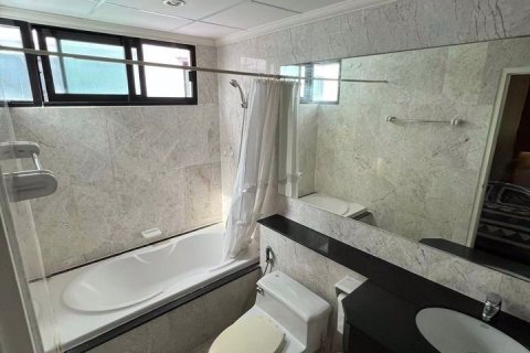 Condominio de 2 dormitorios en Watthana, Bangkok, Tailandia № 47594 - foto 5