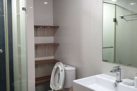 Condo à Pathum Wan, Bangkok, Thaïlande, 3 chambres  № 47593 - photo 10