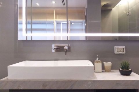 Condo à Sathon, Bangkok, Thaïlande, 2 chambres № 47592 - photo 12
