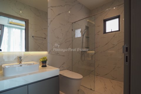 House in Bang Lamung, Thailand 6 bedrooms № 74223 - photo 11