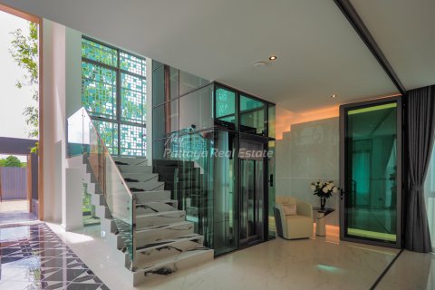 House in Bang Lamung, Thailand 6 bedrooms № 74223 - photo 29