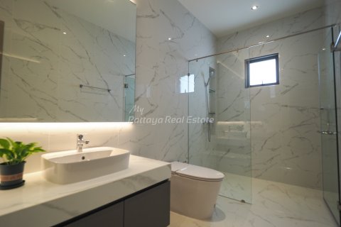 House in Bang Lamung, Thailand 6 bedrooms № 74223 - photo 8