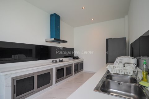 House in Bang Lamung, Thailand 6 bedrooms № 74223 - photo 6