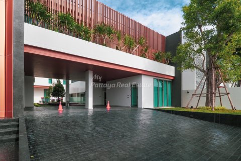 House in Bang Lamung, Thailand 6 bedrooms № 74223 - photo 13