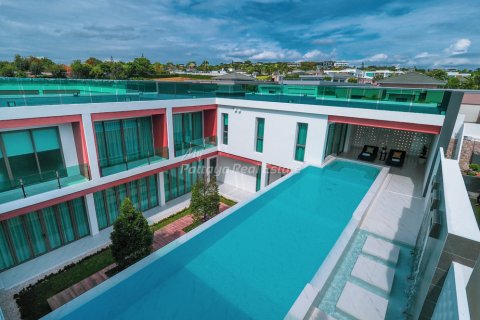 House in Bang Lamung, Thailand 6 bedrooms № 74223 - photo 25
