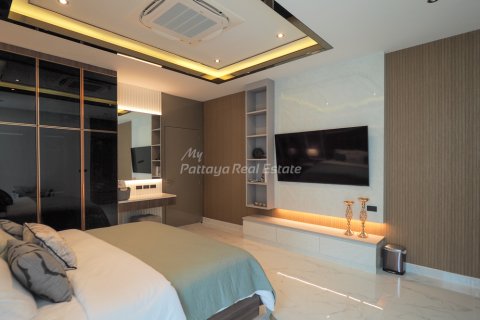 House in Bang Lamung, Thailand 6 bedrooms № 74223 - photo 27
