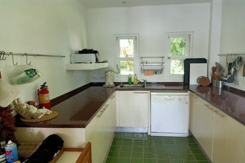 Chalet de 4 dormitorios en Phuket, Tailandia № 156396 - foto 8