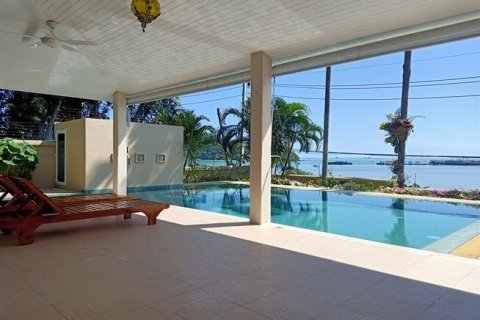 Chalet de 4 dormitorios en Phuket, Tailandia № 156396