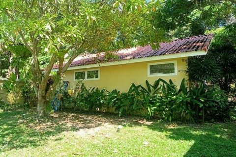 Chalet de 4 dormitorios en Phuket, Tailandia № 156396 - foto 13