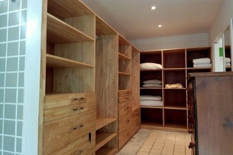 Chalet de 4 dormitorios en Phuket, Tailandia № 156396 - foto 10