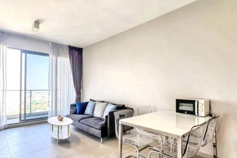 Condo in Bangkok, Thailand, 2 bedrooms  № 119296 - photo 2
