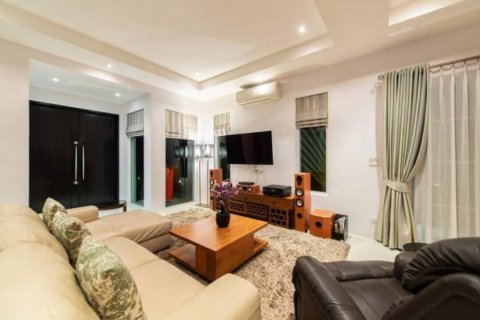 Chalet de 3 dormitorios en Hua Hin, Tailandia № 119297 - foto 2