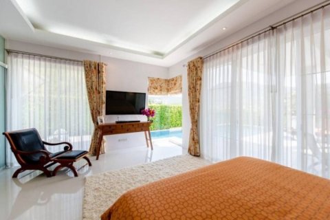 Chalet de 3 dormitorios en Hua Hin, Tailandia № 119297 - foto 6