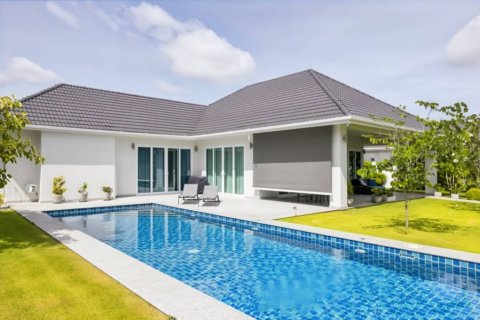 Chalet de 3 dormitorios en Hua Hin, Tailandia № 144521 - foto 2