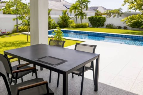 Chalet de 3 dormitorios en Hua Hin, Tailandia № 144521 - foto 8