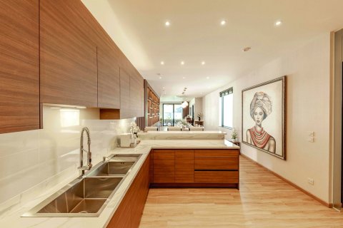 Villa in Chiang Mai, Thailand 5 bedrooms № 175538 - photo 6