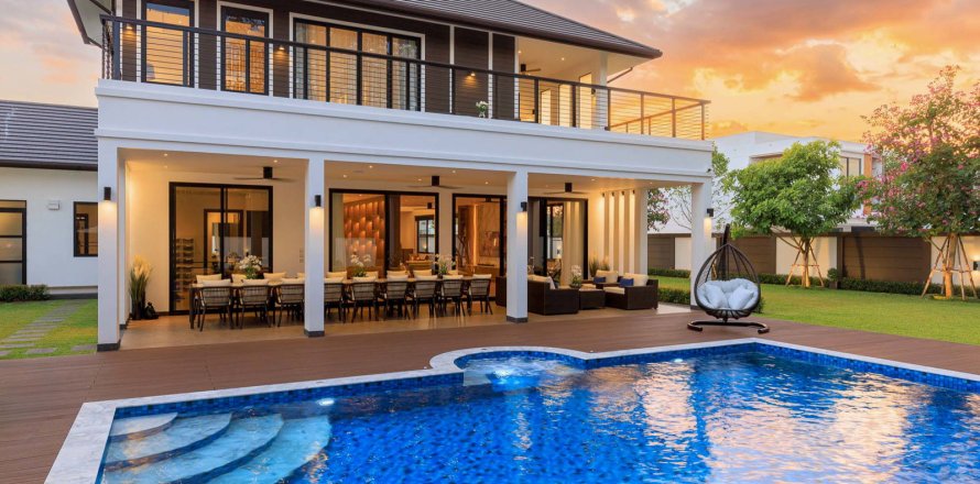 Villa in Chiang Mai, Thailand 5 bedrooms № 175538