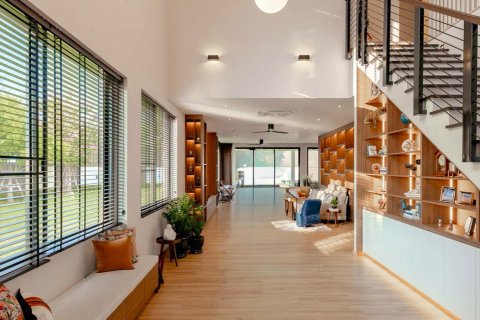 Villa in Chiang Mai, Thailand 5 bedrooms № 175538 - photo 21