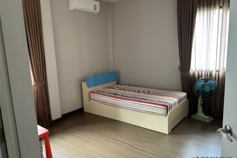House in Bangkok, Thailand 4 bedrooms № 189286