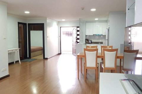 Condominio de 2 dormitorios en Ratchathewi, Bangkok, Tailandia № 200707 - foto 4