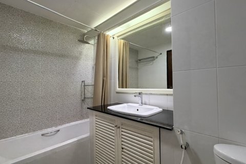 Condominio de 2 dormitorios en Ratchathewi, Bangkok, Tailandia № 200707 - foto 19