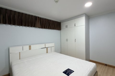 Condominio de 2 dormitorios en Ratchathewi, Bangkok, Tailandia № 200707 - foto 21