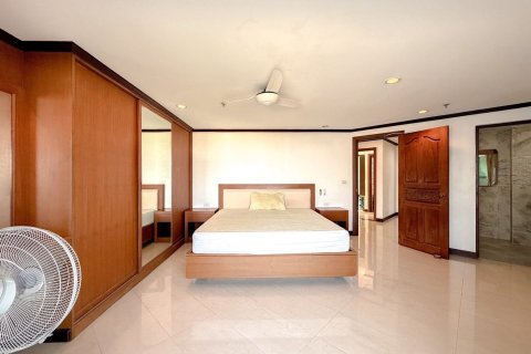 Condominio de 3 dormitorios en Pattaya, Tailandia № 153774 - foto 17