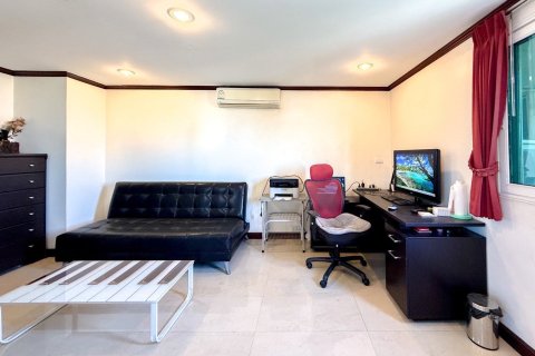 Condominio de 3 dormitorios en Pattaya, Tailandia № 153774 - foto 10