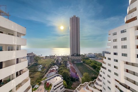 Condominio de 3 dormitorios en Pattaya, Tailandia № 153774 - foto 3
