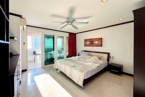 Condominio de 3 dormitorios en Pattaya, Tailandia № 153774 - foto 15
