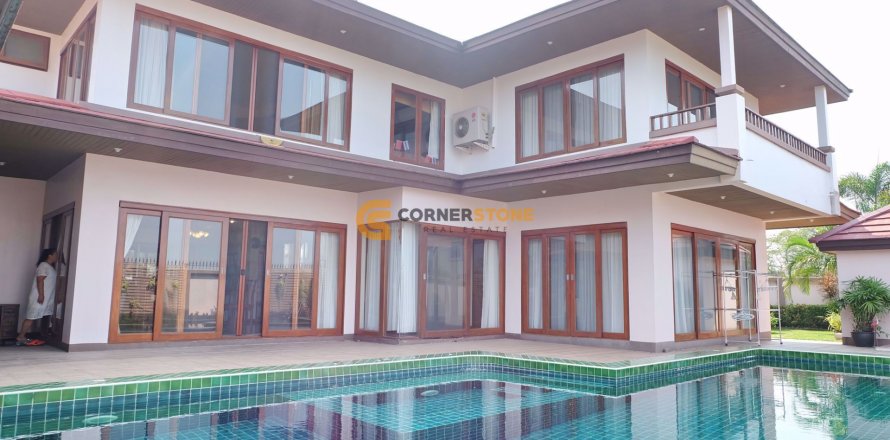 Estudio en Chonburi, Tailandia № 57506