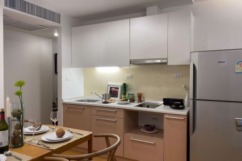 Condominio de 2 dormitorios en Phra Khanong, Bangkok, Tailandia № 47755 - foto 3