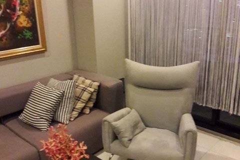 Condo in Bang Rak, Bangkok, Thailand, 2 bedrooms № 47757 - photo 3