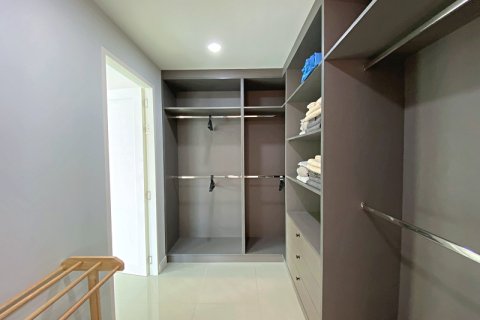 Chalet de 3 dormitorios en Hua Hin, Tailandia № 205674 - foto 23