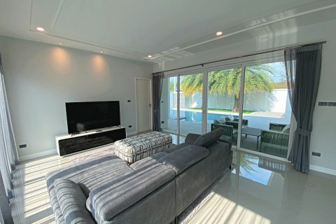 Chalet de 3 dormitorios en Hua Hin, Tailandia № 205674 - foto 16