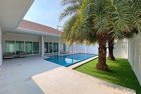 Chalet de 3 dormitorios en Hua Hin, Tailandia № 205674 - foto 8