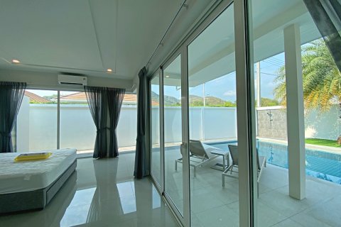 Chalet de 3 dormitorios en Hua Hin, Tailandia № 205674 - foto 18