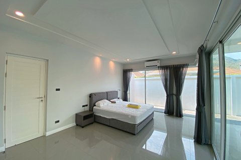 Chalet de 3 dormitorios en Hua Hin, Tailandia № 205674 - foto 17