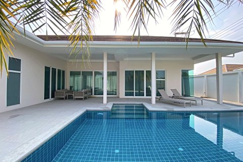 Chalet de 3 dormitorios en Hua Hin, Tailandia № 205674 - foto 6