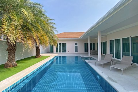 Chalet de 3 dormitorios en Hua Hin, Tailandia № 205674 - foto 2