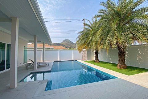 Chalet de 3 dormitorios en Hua Hin, Tailandia № 205674 - foto 4
