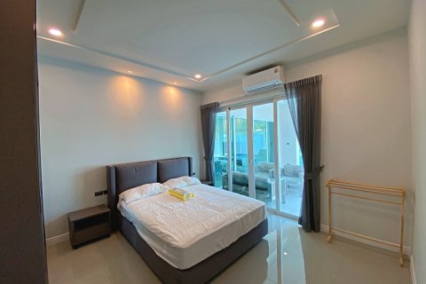 Chalet de 3 dormitorios en Hua Hin, Tailandia № 205674 - foto 29