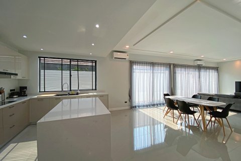Chalet de 3 dormitorios en Hua Hin, Tailandia № 205674 - foto 11